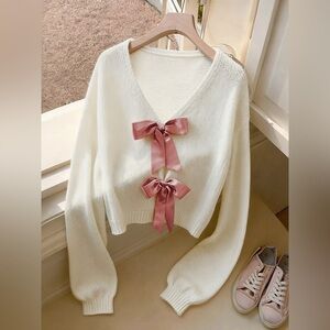 Bow-Knot Embellished V-Neck Cardigan